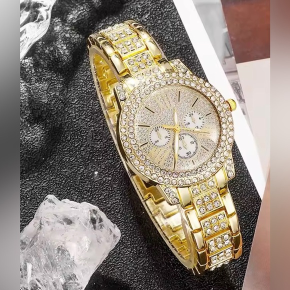 Women’s Gold Quartz Watch with Roman Numerals - Picture 4 of 7